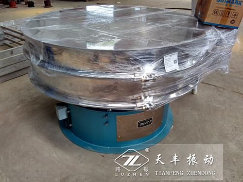 振動篩地(dì)腳(jiǎo)螺栓鬆動引燒毀振動電機